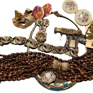 14 vintage estate casting fashion jewelry lot trifari,vogue,JJ Avon some singles